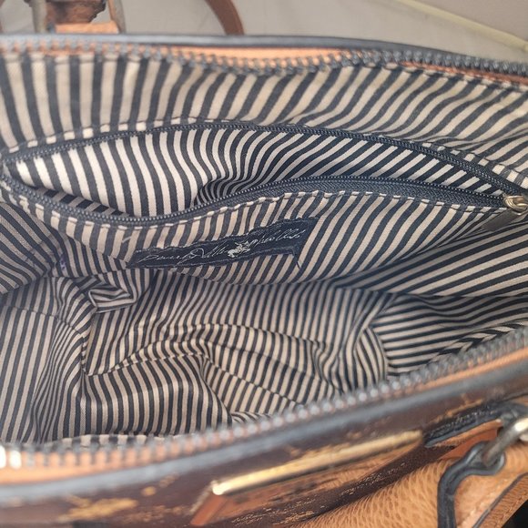 Beverly Hills Polo Club Handbag/ crossbody (Like New) - Picture 4 of 6